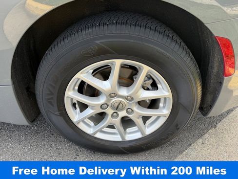 Used 2021 Chrysler Pacifica Touring-L w/ Uconnect Theater Family Group image 12