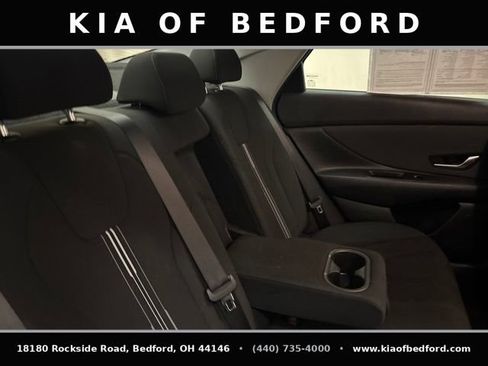 Used 2025 Hyundai Elantra SEL FWD image 24