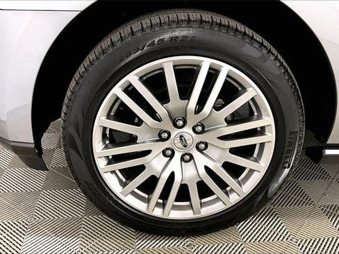 Used 2024 Ford Expedition Limited image 7