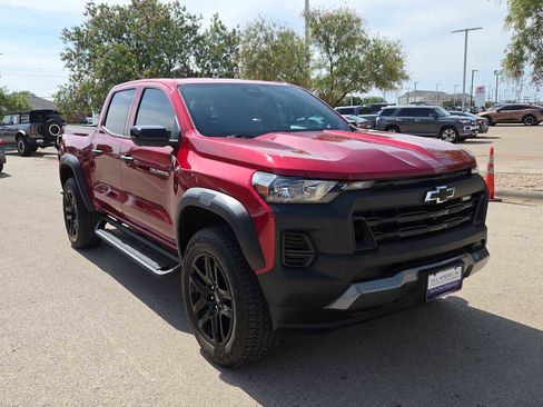 Used 2024 Chevrolet Colorado Trail Boss w/ Technology Package AWD/4WD image 2