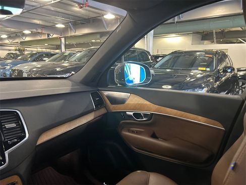 Certified 2023 Volvo XC90 B6 Plus w/ Protection Package Premier image 26