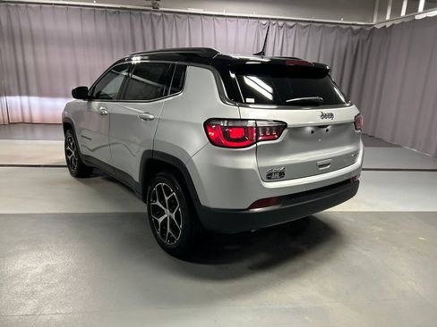Used 2024 Jeep Compass Limited AWD/4WD image 5