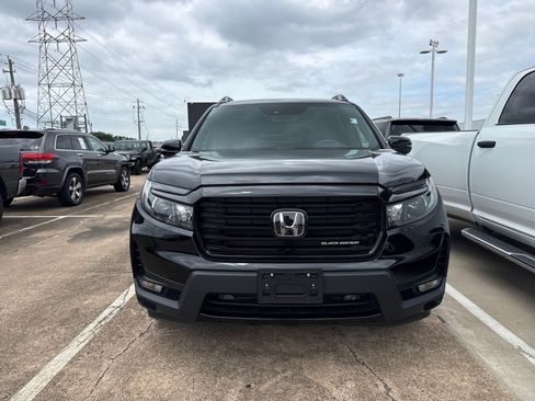 Used 2025 Honda Passport Black Edition image 2