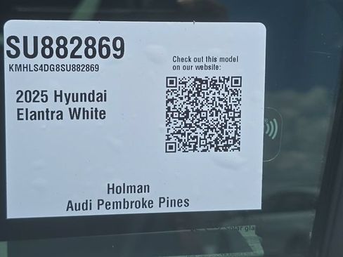 Used 2025 Hyundai Elantra SEL FWD image 32