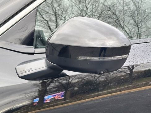 Certified 2025 Nissan Kicks SR image 11