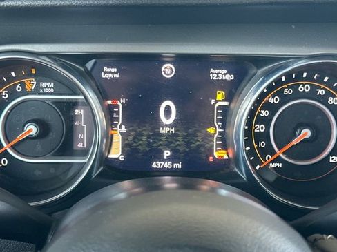 Used 2023 Jeep Gladiator Mojave AWD/4WD image 24