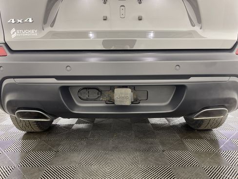 Used 2020 Jeep Cherokee Latitude Lux w/ Comfort/Convenience Group image 8