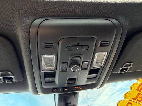 Used 2022 Chevrolet Tahoe High Country AWD/4WD image 19