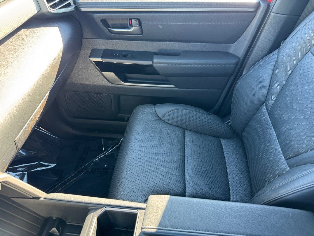 Certified 2025 Toyota Tundra Limited AWD/4WD image 30