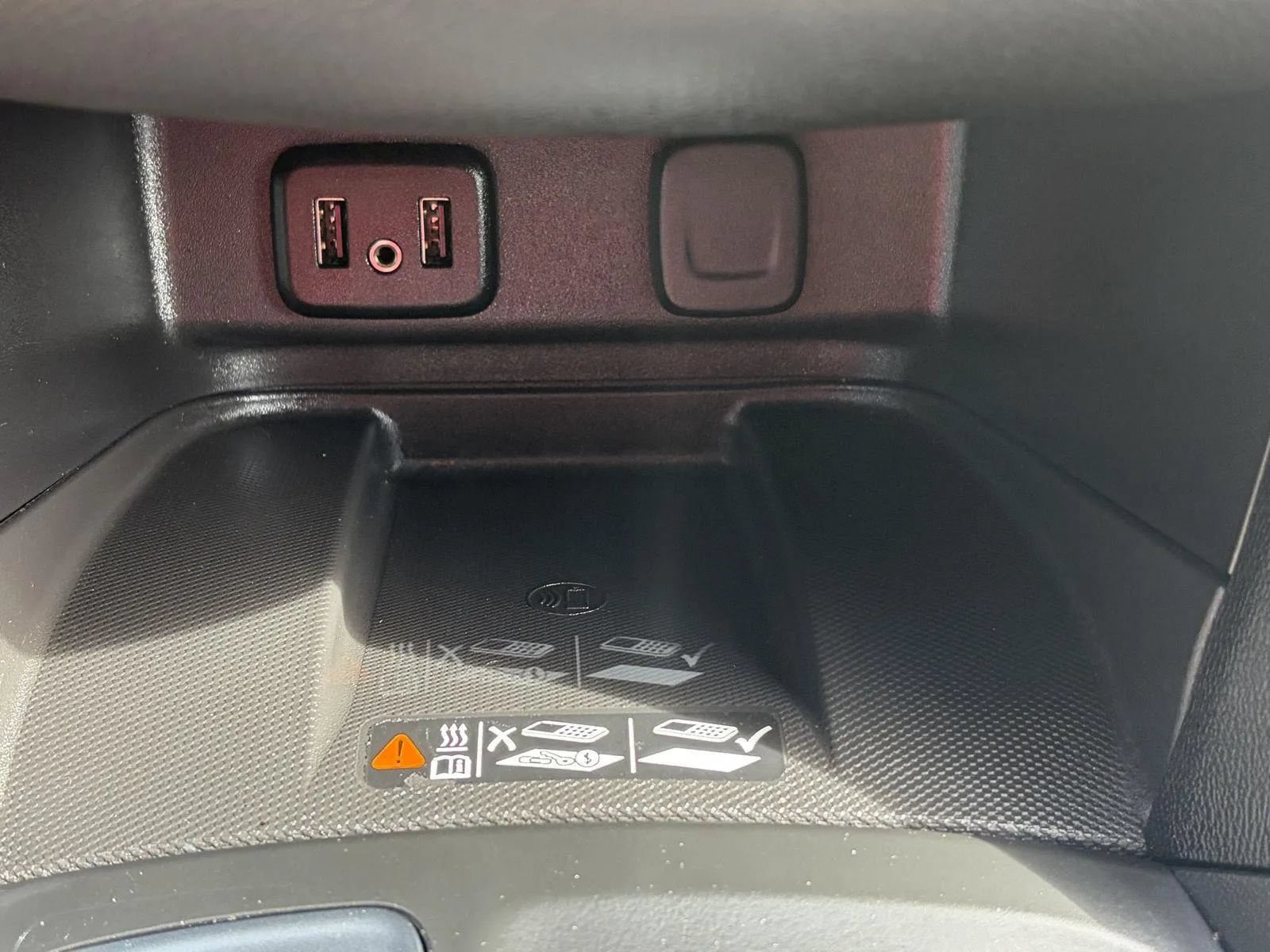 Used 2018 Chevrolet Equinox Premier AWD/4WD image 24