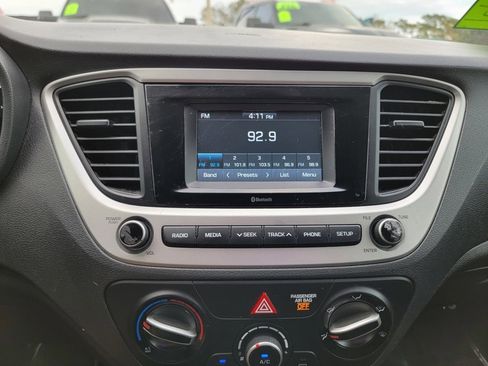 Used 2019 Hyundai Accent SE image 18
