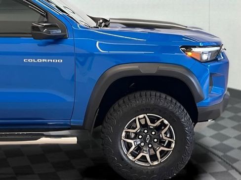 Used 2024 Chevrolet Colorado ZR2 w/ Technology Package image 6