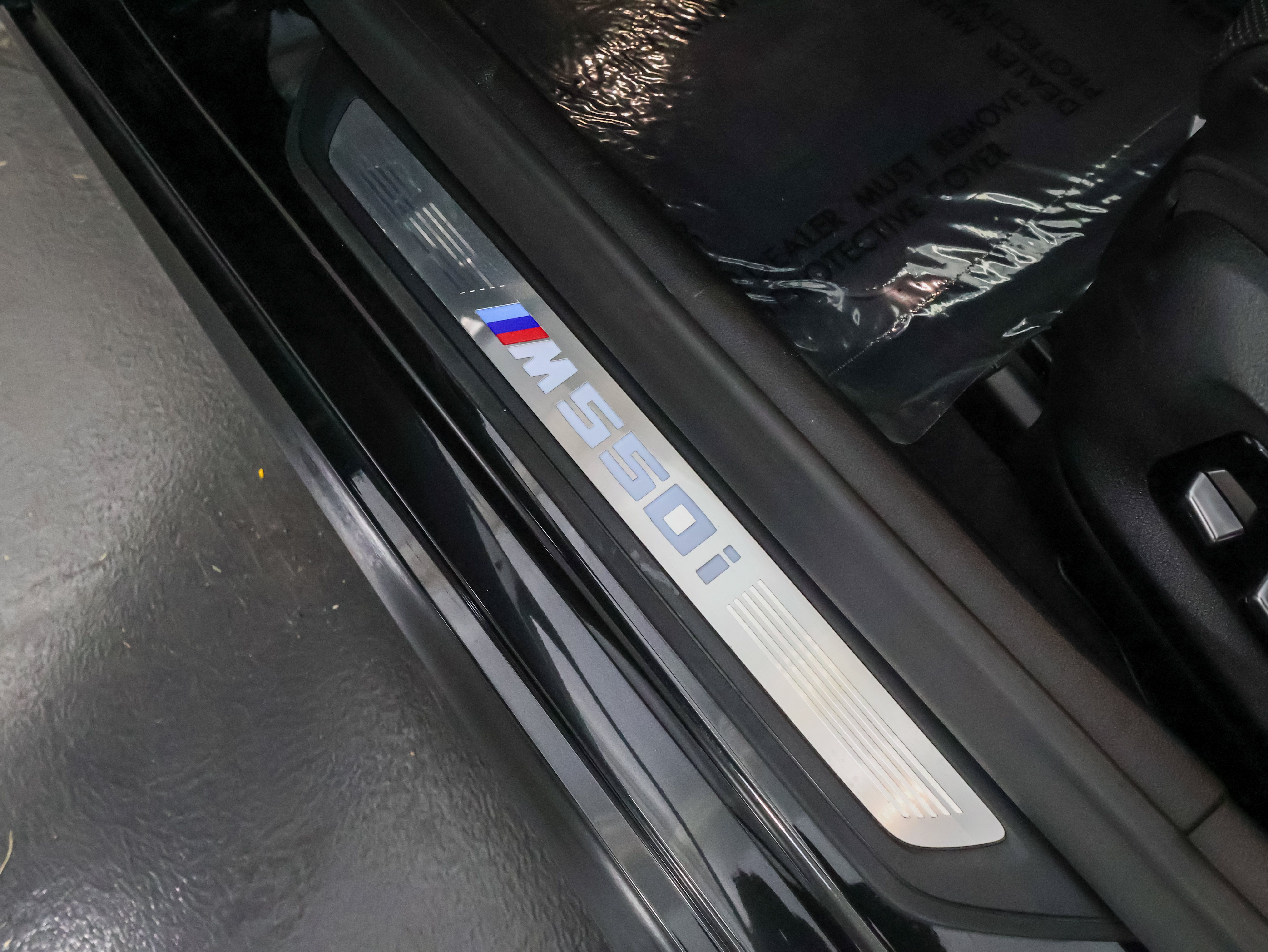 Used 2021 BMW M550i xDrive w/ Executive Package AWD/4WD image 15