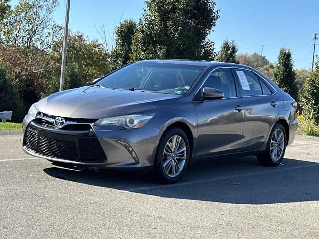 Used 2015 Toyota Camry SE FWD image 1