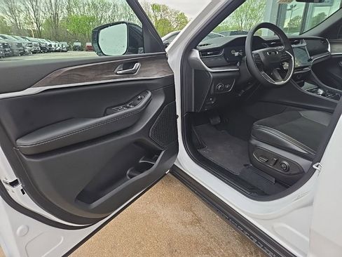 New 2026 Jeep Grand Cherokee Altitude AWD/4WD image 29
