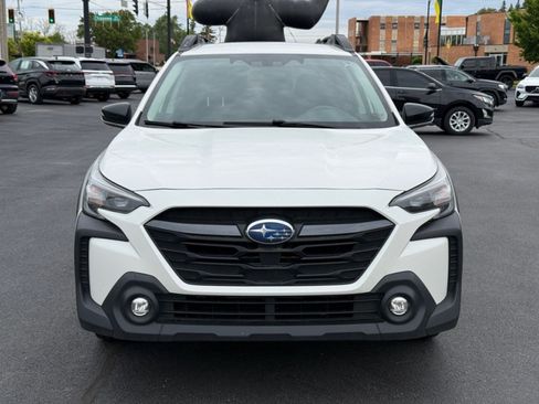 Used 2023 Subaru Outback Premium AWD/4WD image 3