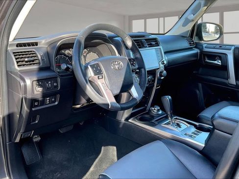 Used 2023 Toyota 4Runner SR5 Premium w/ Moonroof Package AWD/4WD image 17