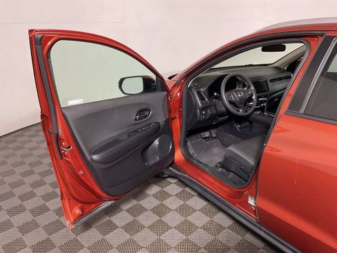 Used 2019 Honda HR-V EX image 16