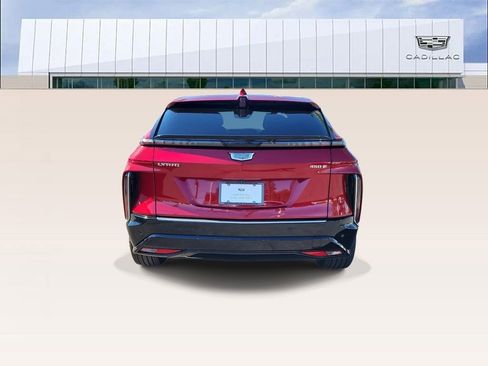 Certified 2024 Cadillac Lyriq Luxury image 7