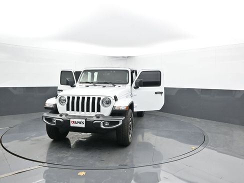 Used 2023 Jeep Gladiator Overland image 52