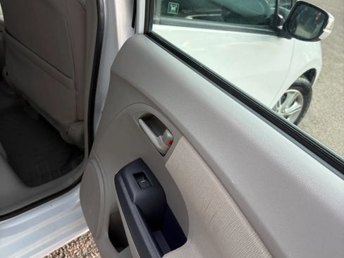 Used 2010 Honda Insight EX image 32