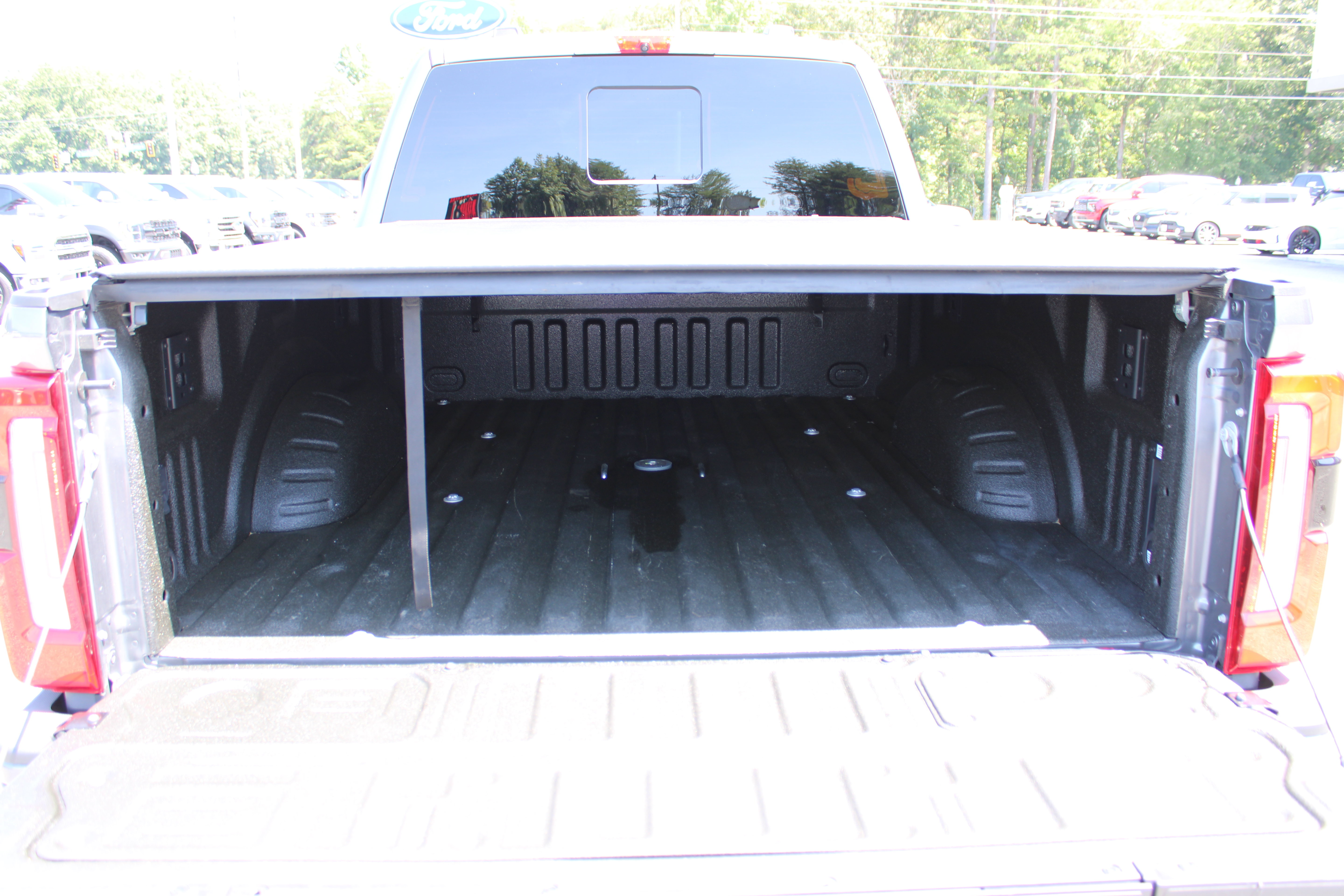 Used 2024 Ford F250 Platinum AWD/4WD image 9