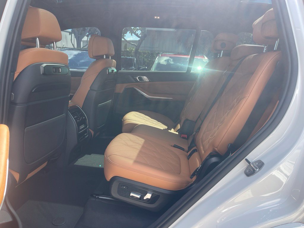 Used 2024 BMW X7 xDrive40i w/ M Sport Package AWD/4WD image 7