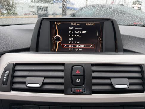 Used 2013 BMW 320i xDrive 320i xDrive AWD 4dr Sedan image 25