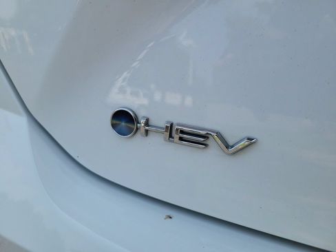 Used 2025 Toyota Camry LE FWD image 8