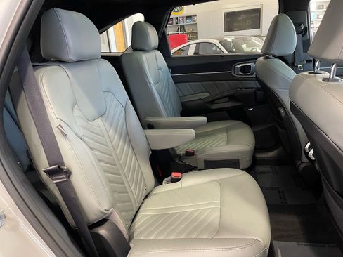 Used 2024 Kia Sorento SX Prestige w/ Sage Leather Package AWD/4WD image 45