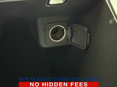 Used 2021 Ford Explorer XLT image 37