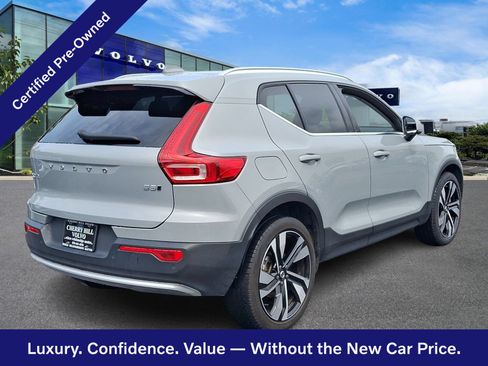 Certified 2024 Volvo XC40 B5 Plus w/ Protection Package Premier AWD/4WD image 7