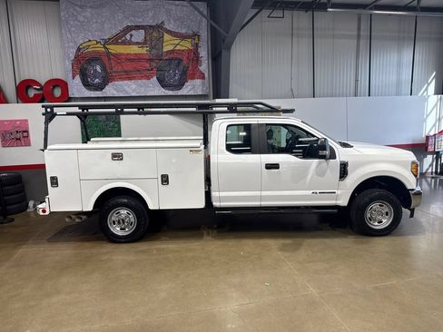 Used 2017 Ford F350 XL w/ Power Equipment Group AWD/4WD image 22