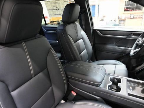 New 2026 GMC Acadia Elevation w/ Black Edition FWD image 8