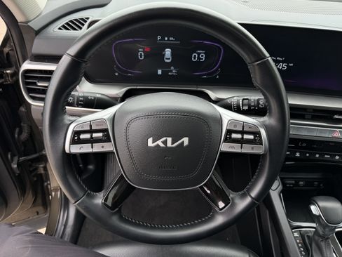 Used 2025 Kia Telluride S FWD image 19