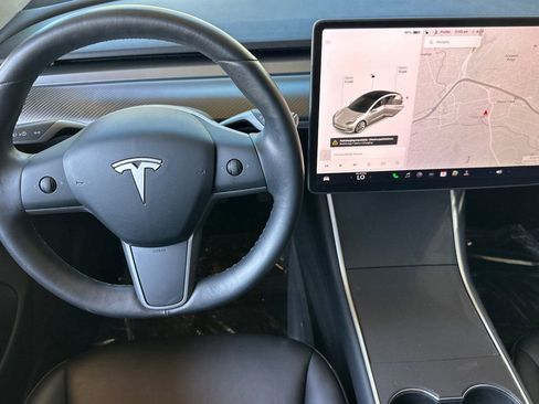 Used 2018 Tesla Model 3 Long Range image 27