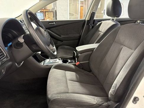 Used 2011 Nissan Altima 2.5 S FWD image 13