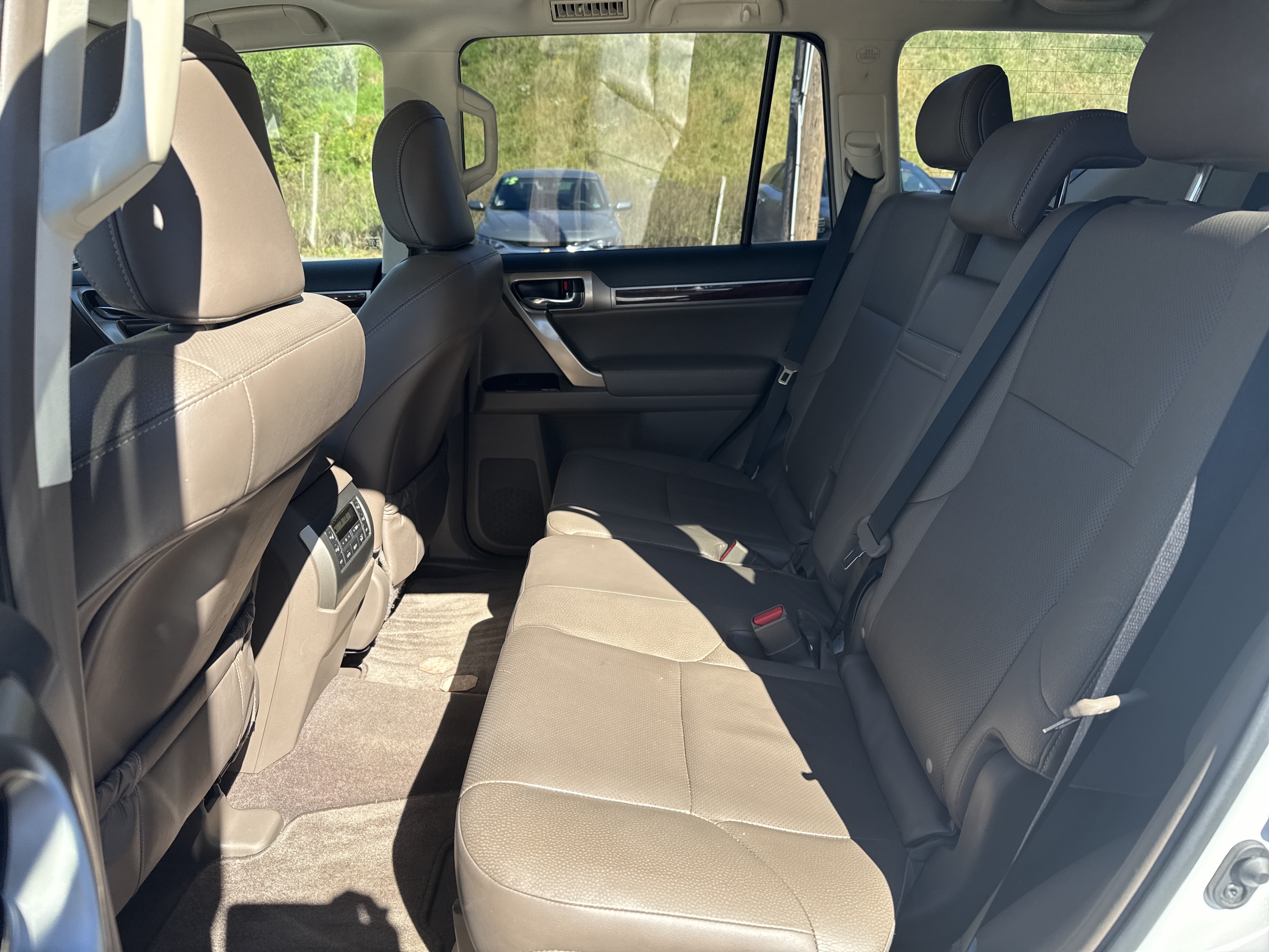 Used 2017 Lexus GX 460 Premium w/ Premium Package AWD/4WD image 13