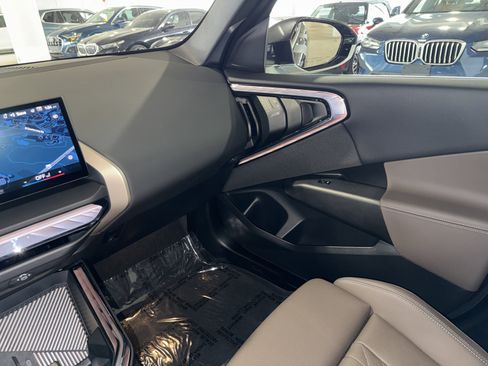 Used 2025 BMW X3 xDrive30i w/ Premium Package image 32