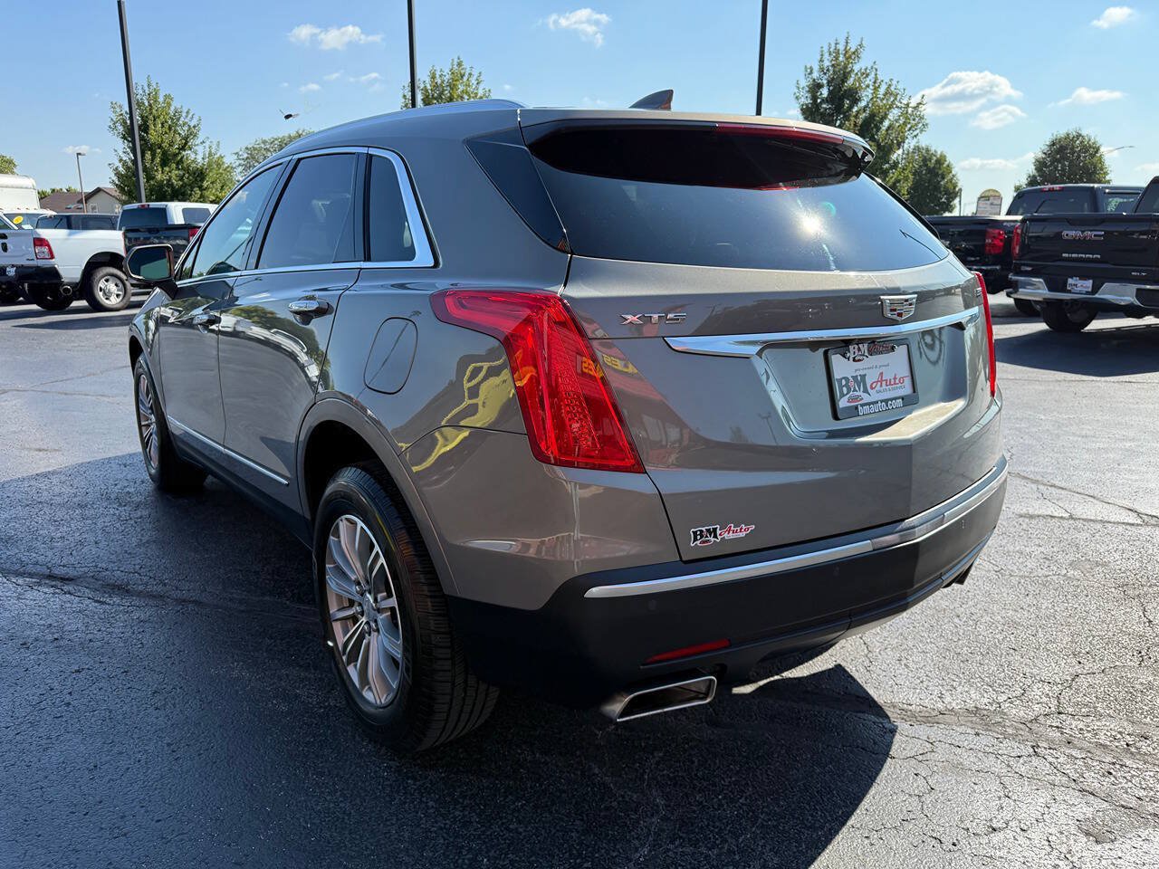 Used 2017 Cadillac XT5 Luxury w/ Driver Awareness Package FWD image 5