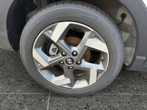 Certified 2025 Hyundai Venue Limited image 14