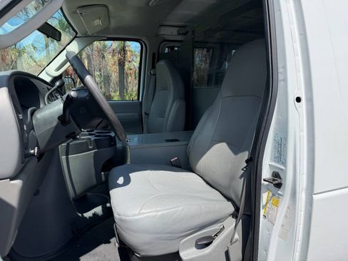 Used 2008 Ford E-250 and Econoline 250 RWD image 10