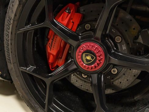 Used 2023 Lamborghini Huracan Tecnica image 16