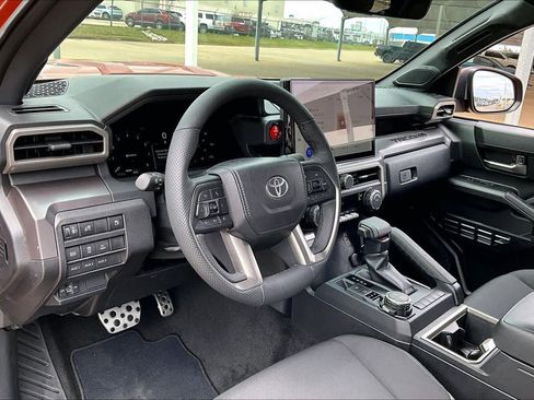 Used 2025 Toyota Tacoma TRD Sport w/ TRD Sport Upgrade Package AWD/4WD image 18