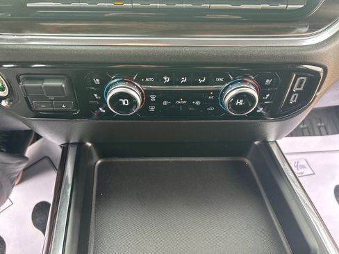 Used 2024 GMC Sierra 2500 SLT w/ SLT Premium Package image 29