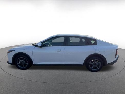 Used 2025 Kia K4 LXS image 9