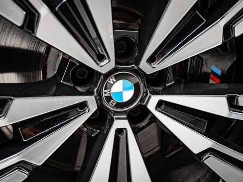 Used 2023 BMW X7 M60i w/ Executive Package image 7