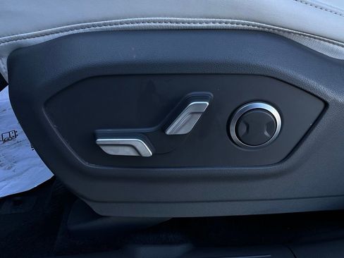 Used 2025 Hyundai Santa Fe SEL image 11