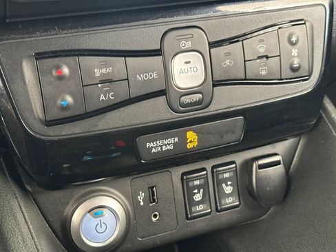 Used 2018 Nissan Leaf SL w/ SL Technology Package FWD image 17