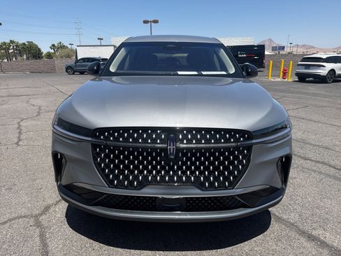 Used 2024 Lincoln Nautilus Premier AWD/4WD image 2